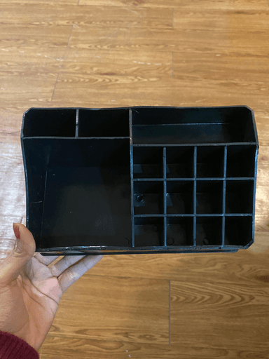 16 GRID LIPSTICK ORGANIZER